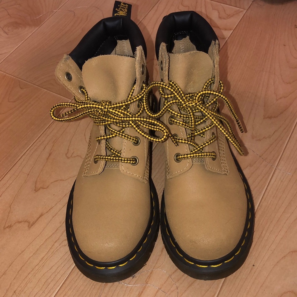 Dr Marten Tan Boots Size 6